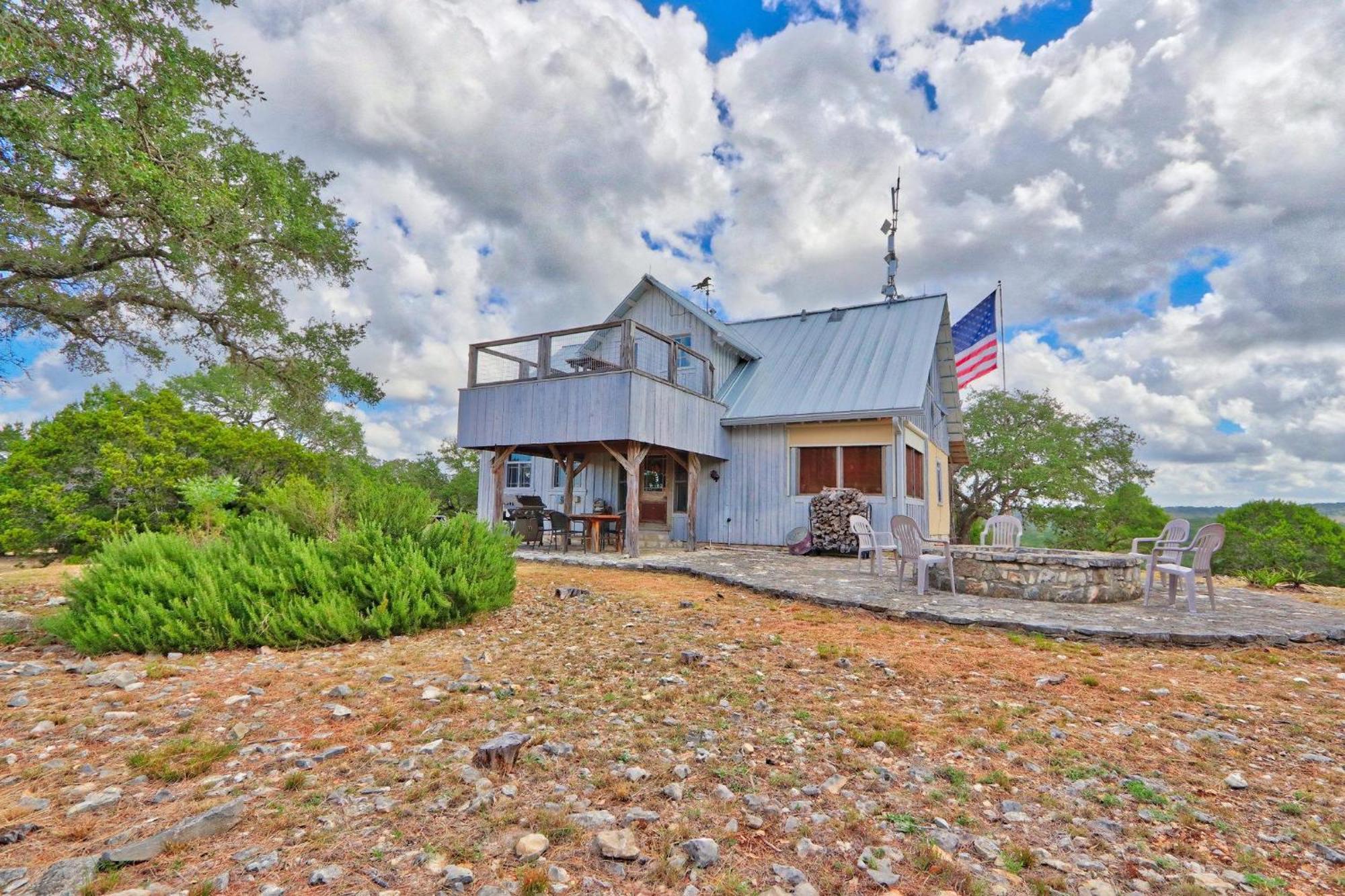 Log Cabin At Old Glory Ranch Wimberley Dış mekan fotoğraf