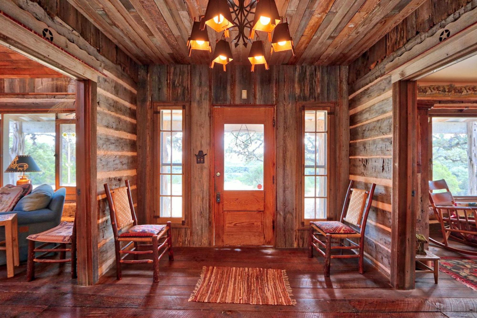Log Cabin At Old Glory Ranch Wimberley Dış mekan fotoğraf