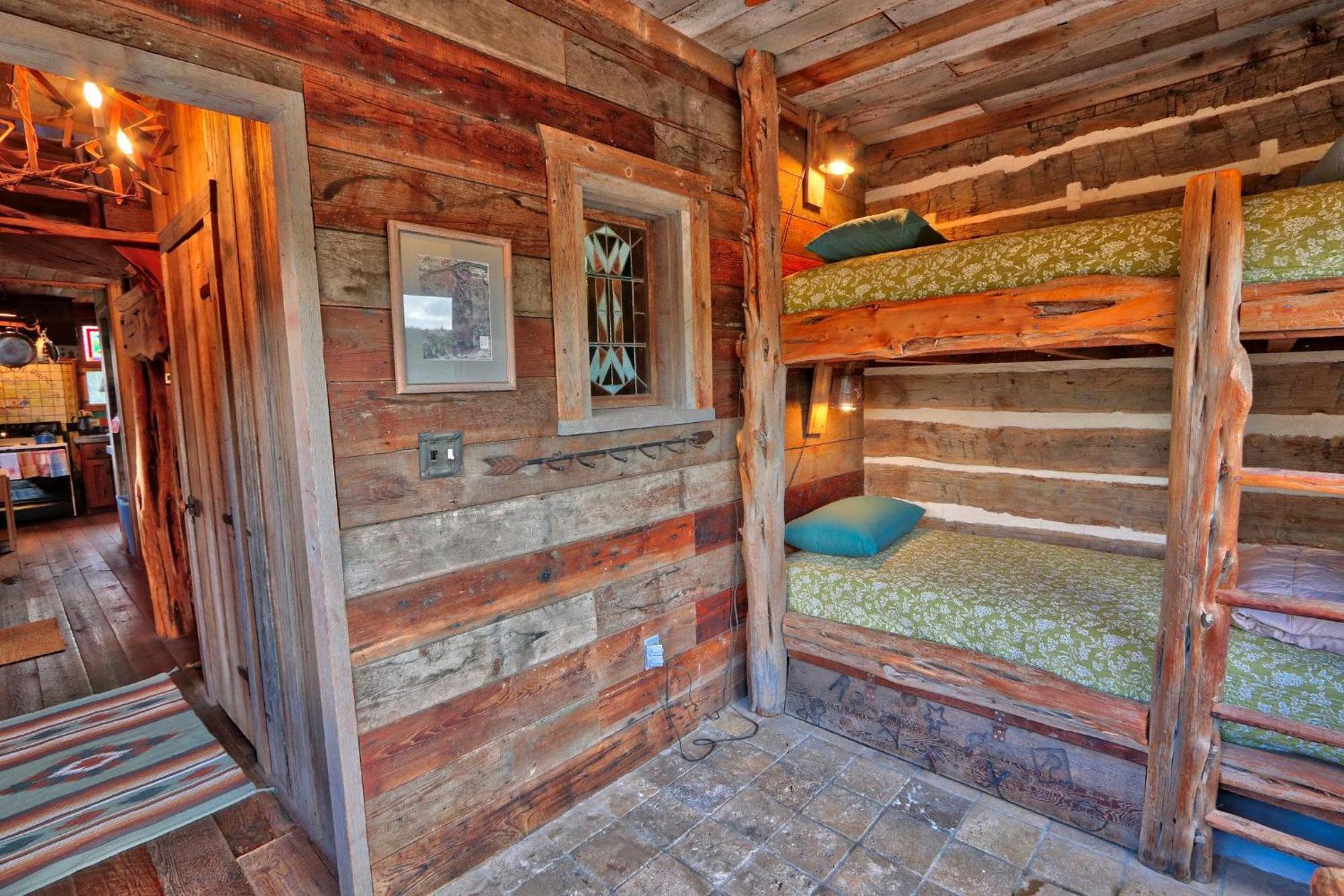 Log Cabin At Old Glory Ranch Wimberley Dış mekan fotoğraf
