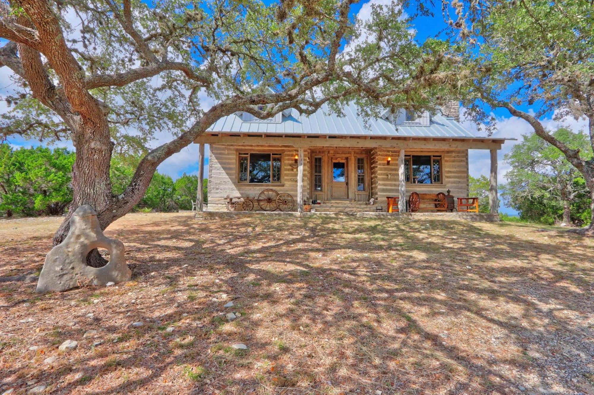 Log Cabin At Old Glory Ranch Wimberley Dış mekan fotoğraf