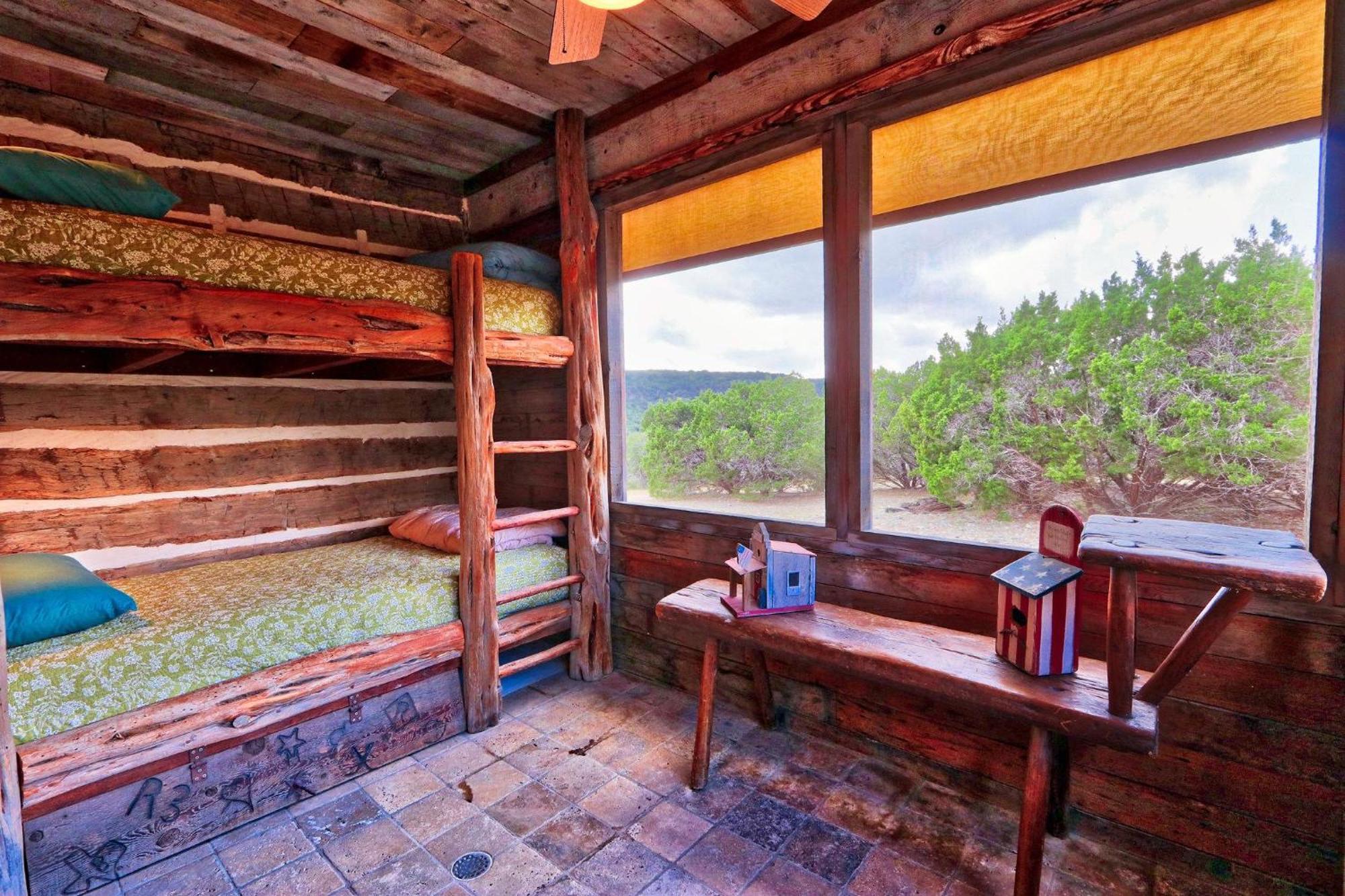 Log Cabin At Old Glory Ranch Wimberley Dış mekan fotoğraf